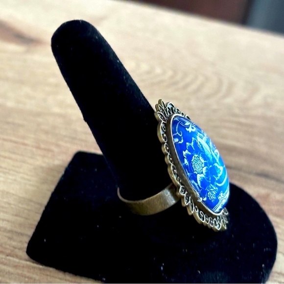Blue and White Floral Print Victorian Style Adjustable Ring, Handmade, N… - Picture 3 of 4